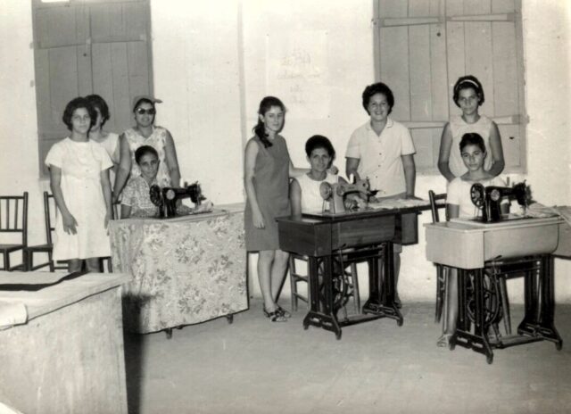 FOTO 03 Grupo de trabalhos manuais em prol do Abrigo Alfredo Julio em 1963